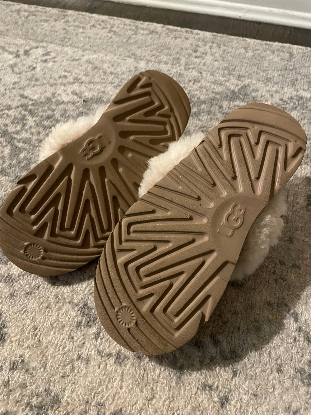 UGG kids Chestnut Suede Slippers with Cream Shearling and rubber bottom